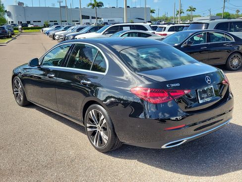 Certified 2022 Mercedes-Benz C 300 4MATIC Sedan image 4