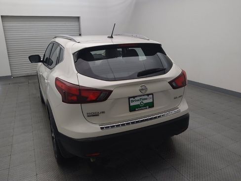 Used 2018 Nissan Rogue Sport SL w/ SL Premium Package image 6