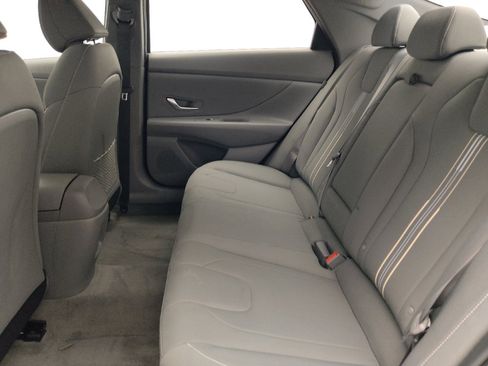 Used 2025 Hyundai Elantra SEL FWD image 18