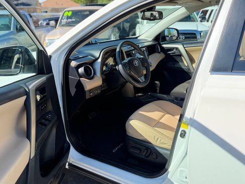 Used 2014 Toyota RAV4 Limited w/ Technology Package AWD/4WD image 39