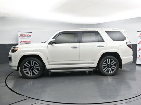 Used 2023 Toyota 4Runner Limited AWD/4WD image 5