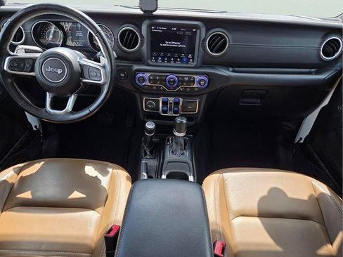 Used 2020 Jeep Wrangler Unlimited Sahara AWD/4WD image 16
