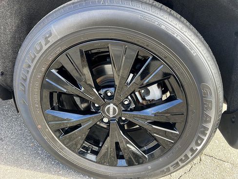 Certified 2023 Nissan Rogue SV w/ SV Premium Package image 10