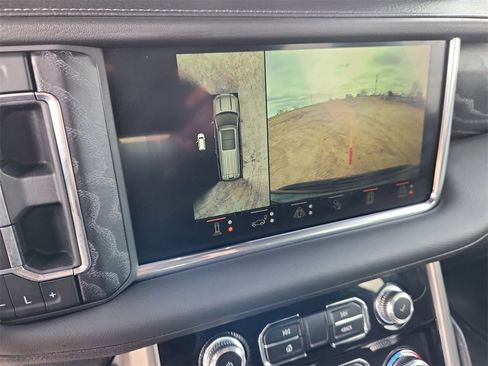 Used 2024 GMC Yukon XL Denali w/ Denali Reserve Package image 27