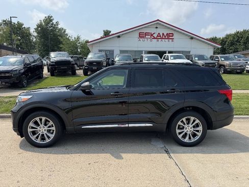 Used 2020 Ford Explorer XLT w/ Equipment Group 202A AWD/4WD image 2