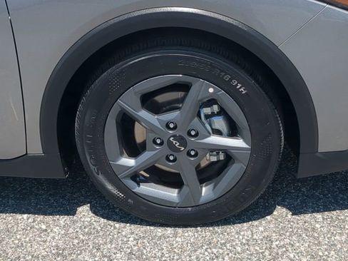 Used 2025 Kia K4 LXS FWD image 11