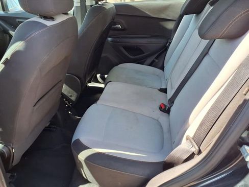 Used 2019 Chevrolet Trax LS FWD image 9