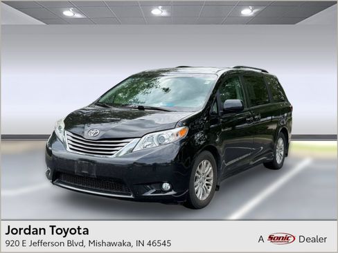 Used 2016 Toyota Sienna XLE w/ XLE Navigation Package FWD image 1