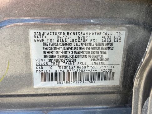 Used 2025 Nissan Sentra SV FWD image 14