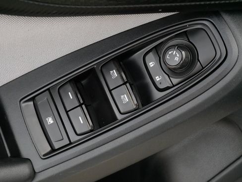 Used 2019 Subaru Crosstrek 2.0i Premium w/ Moonroof Package image 19