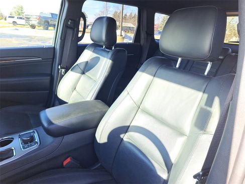 Used 2019 Jeep Grand Cherokee Limited image 5