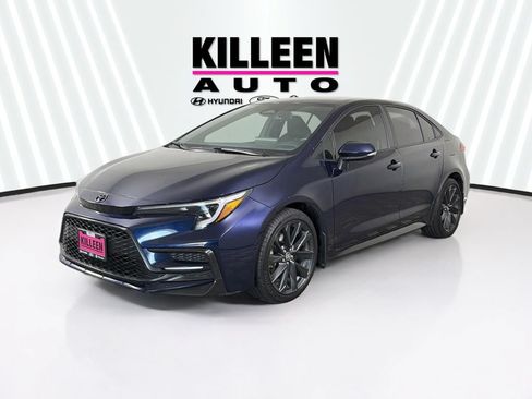 Used 2025 Toyota Corolla SE FWD image 3