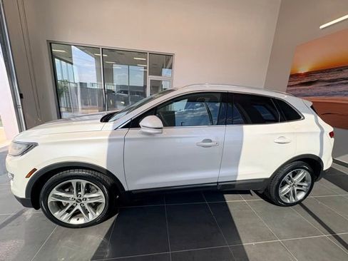 Used 2017 Lincoln MKC Reserve w/ Lincoln MKC Climate Package AWD/4WD image 2