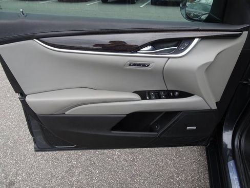 Used 2016 Cadillac XTS Luxury image 12