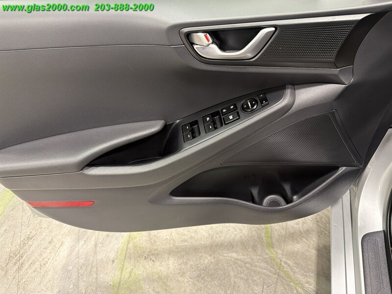 Used 2018 Hyundai Ioniq Blue FWD image 25