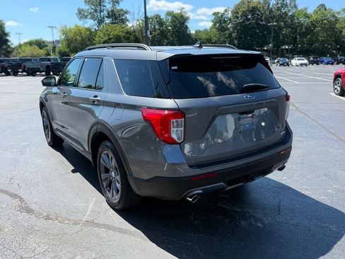 Used 2022 Ford Explorer XLT w/ Equipment Group 202A AWD/4WD image 5