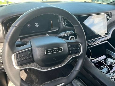 Used 2023 Jeep Wagoneer Series III w/ Preferred Equipment Group AWD/4WD image 12