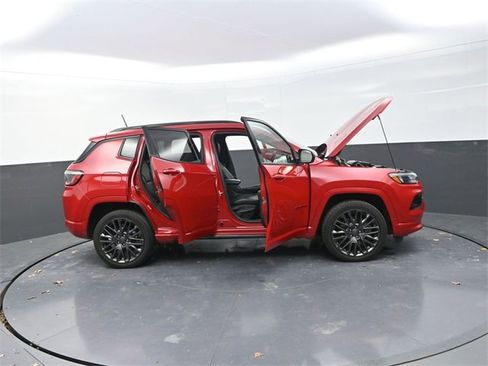 Used 2023 Jeep Compass Limited image 42