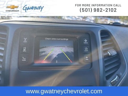 Used 2016 Jeep Cherokee Sport w/ Cold Weather Group image 17