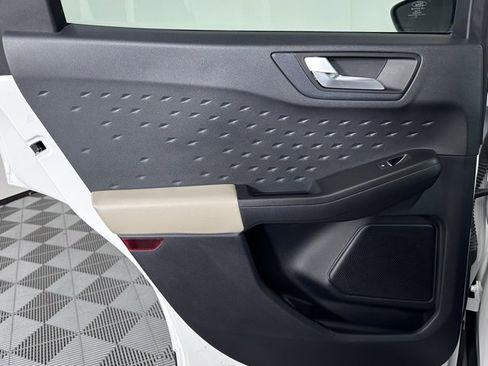 Used 2020 Ford Escape SEL image 22