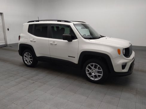 Used 2022 Jeep Renegade Latitude AWD/4WD image 11
