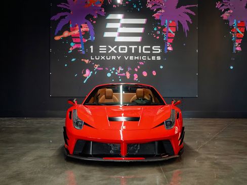 Used 2012 Ferrari 458 Spider image 3