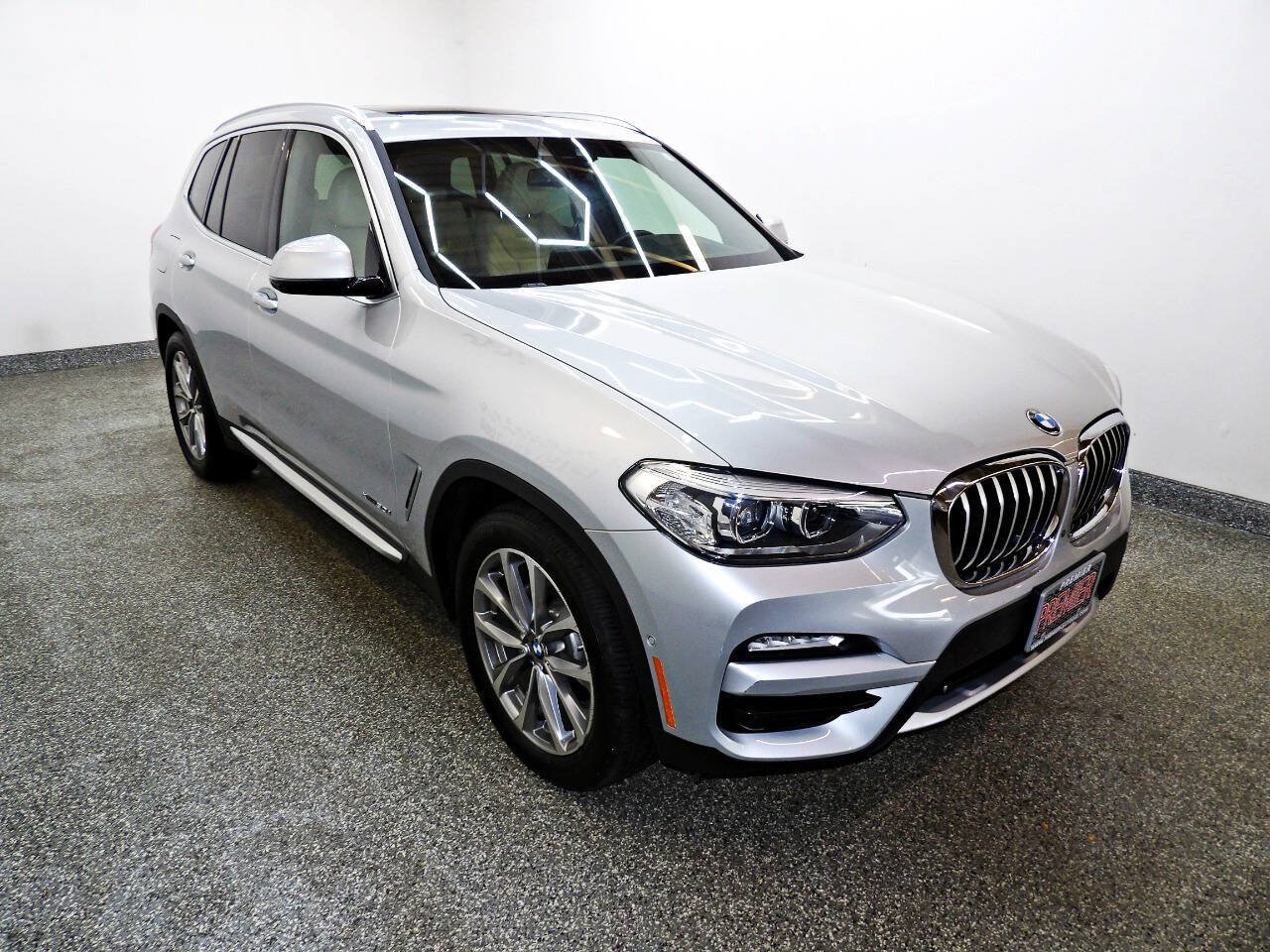 Used 2018 BMW X3 xDrive30i AWD/4WD image 3