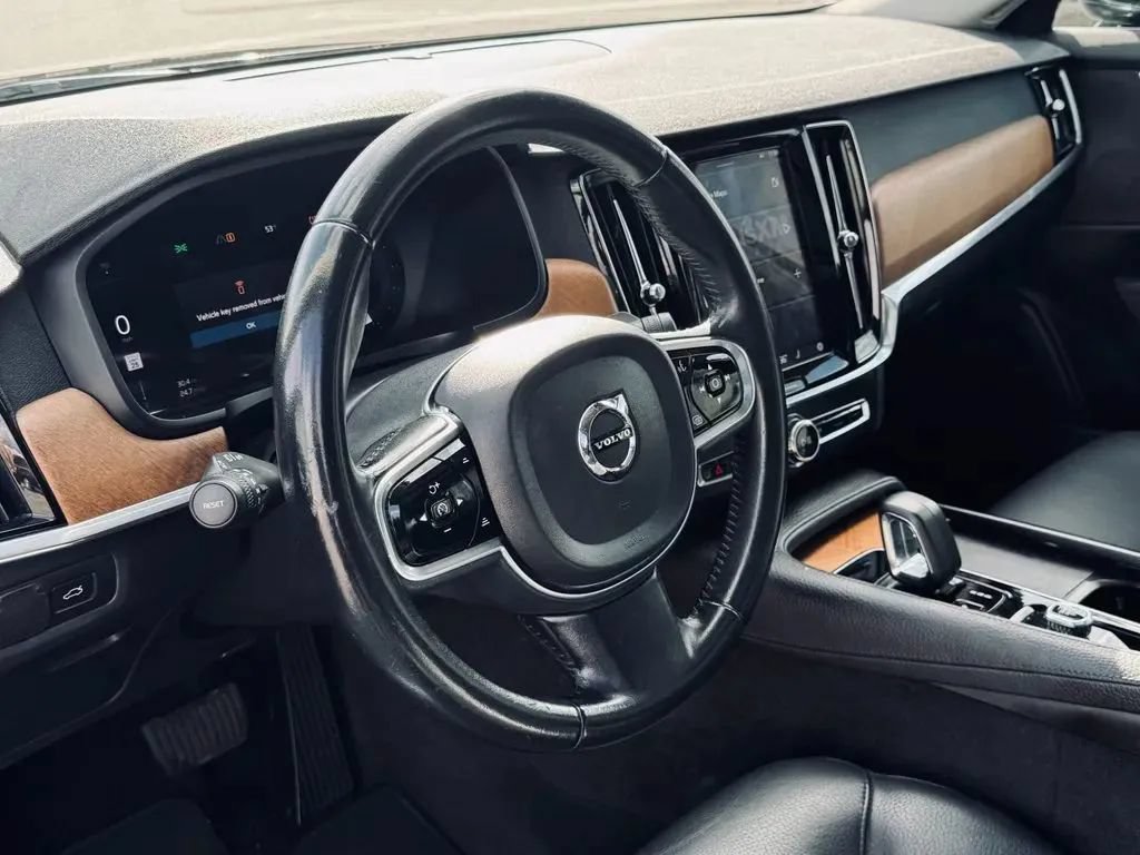 Used 2023 Volvo S90 B6 Plus AWD/4WD image 9