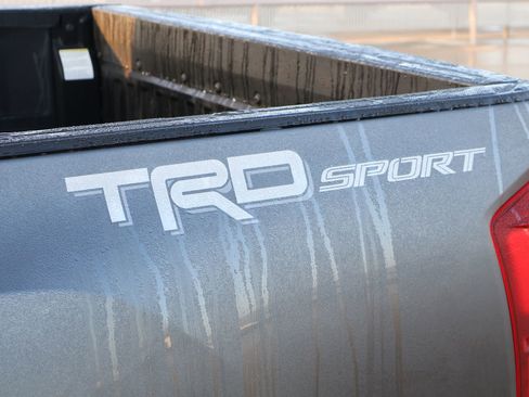 Used 2019 Toyota Tacoma TRD Sport w/ Technology Package image 3