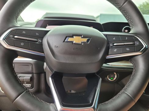 Used 2026 Chevrolet Suburban High Country RWD image 31