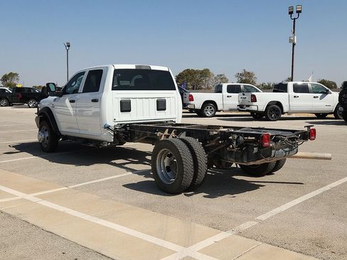 Used 2024 RAM 5500 Tradesman w/ Chrome Appearance Group AWD/4WD image 3