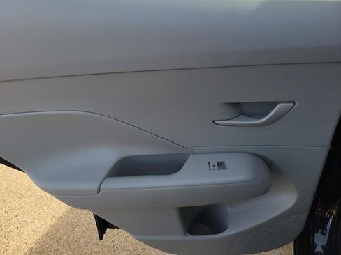 New 2026 Hyundai Kona SE image 8