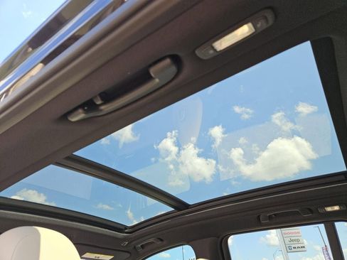 Used 2023 BMW X3 sDrive30i w/ Premium Package image 29