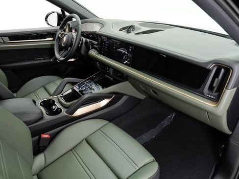 New 2026 Porsche Cayenne Coupe AWD/4WD image 22