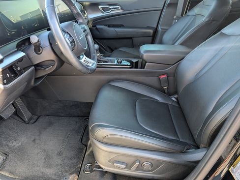 Used 2025 Kia Sportage EX w/ Premium Package image 15