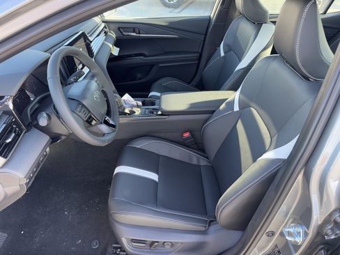 New 2026 Toyota Camry SE image 2