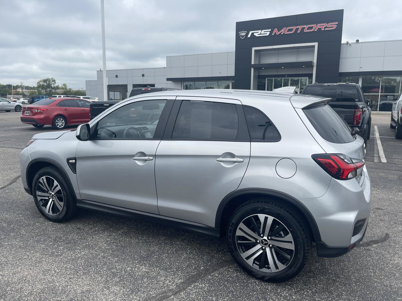 Used 2026 Mitsubishi Outlander Sport AWD image 3
