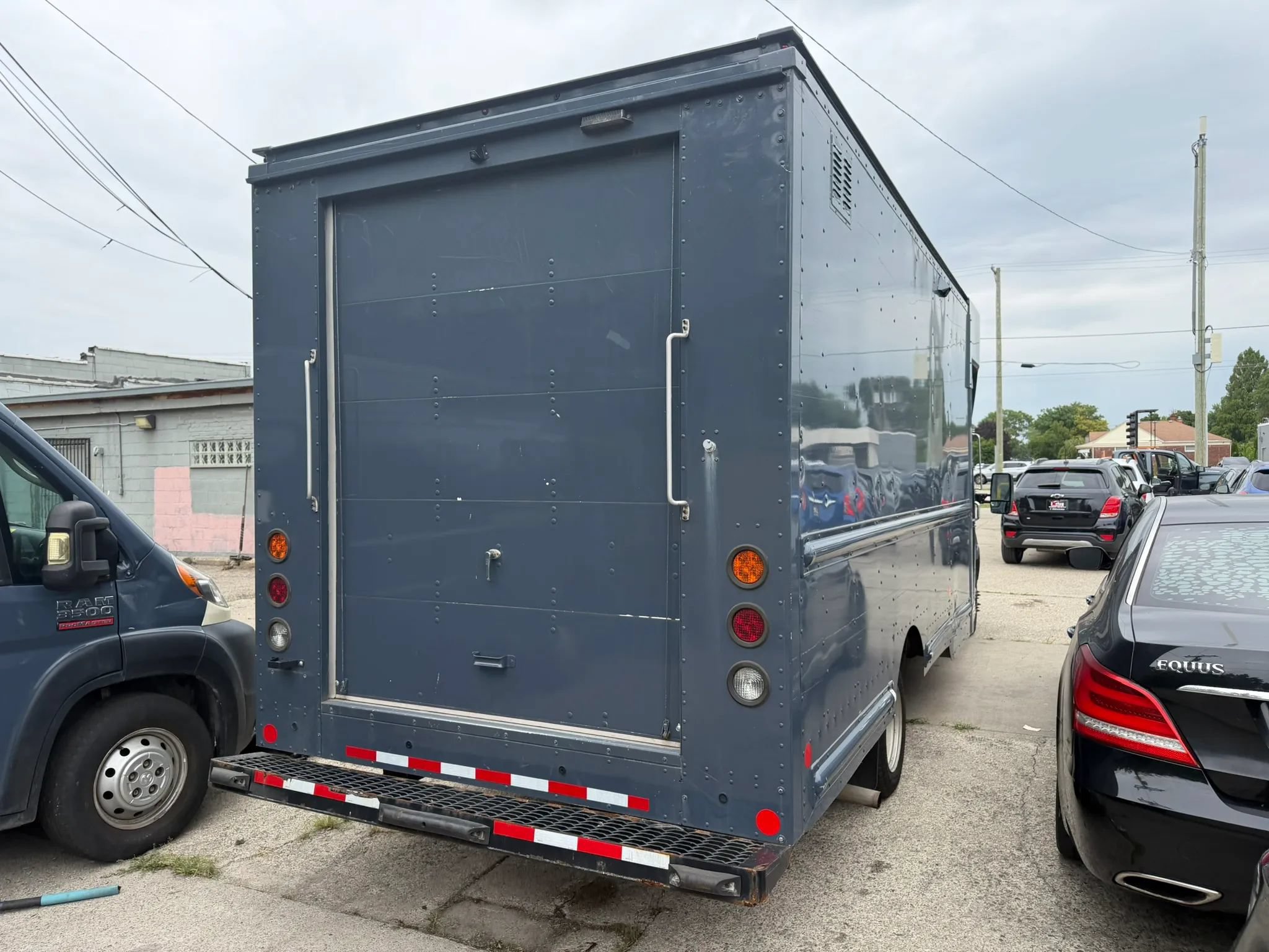 Used 2021 Ford Transit 350 DRW RWD image 6