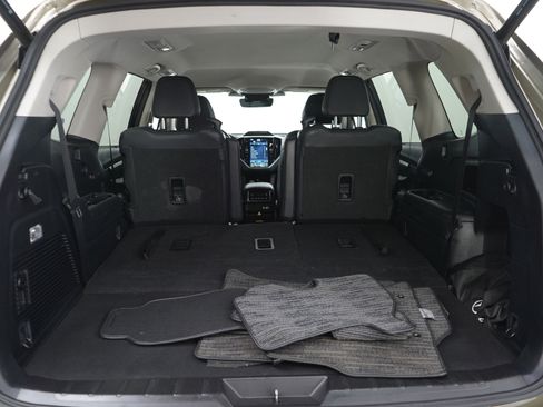 Used 2023 Subaru Ascent Limited image 9