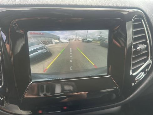 Used 2021 Jeep Compass Latitude FWD image 20