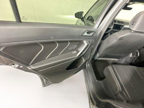 Used 2023 Volkswagen Tiguan SE R-Line image 26
