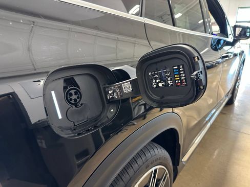 Used 2023 Mercedes-Benz EQE 500 4MATIC SUV image 45