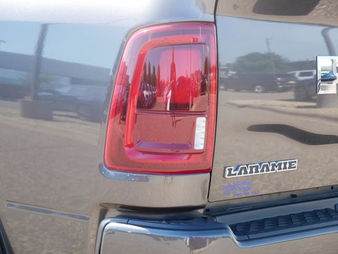 Used 2025 RAM 2500 Laramie AWD/4WD image 17