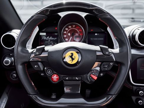 Used 2020 Ferrari Portofino RWD image 53