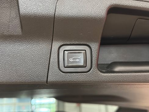 Used 2019 GMC Acadia Denali w/ Technology Package AWD/4WD image 48