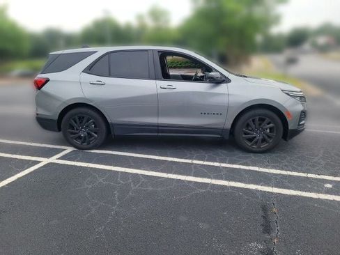Used 2023 Chevrolet Equinox LS w/ LS Convenience Package FWD image 2