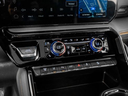 Used 2025 GMC Sierra 2500 AT4 w/ AT4 Premium Plus Package image 39