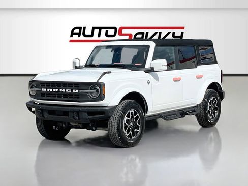 Used 2024 Ford Bronco Outer Banks image 3