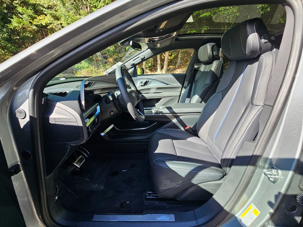 New 2027 Cadillac Lyriq Sport AWD/4WD image 18