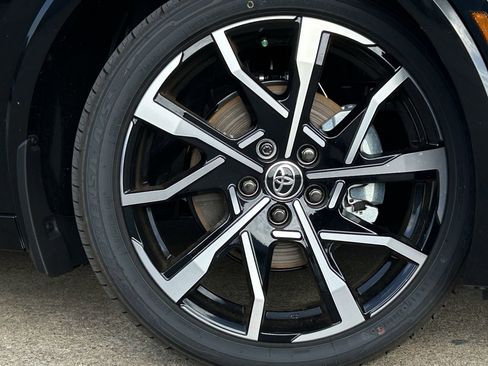 New 2026 Toyota Prius Plug-In Hybrid image 10